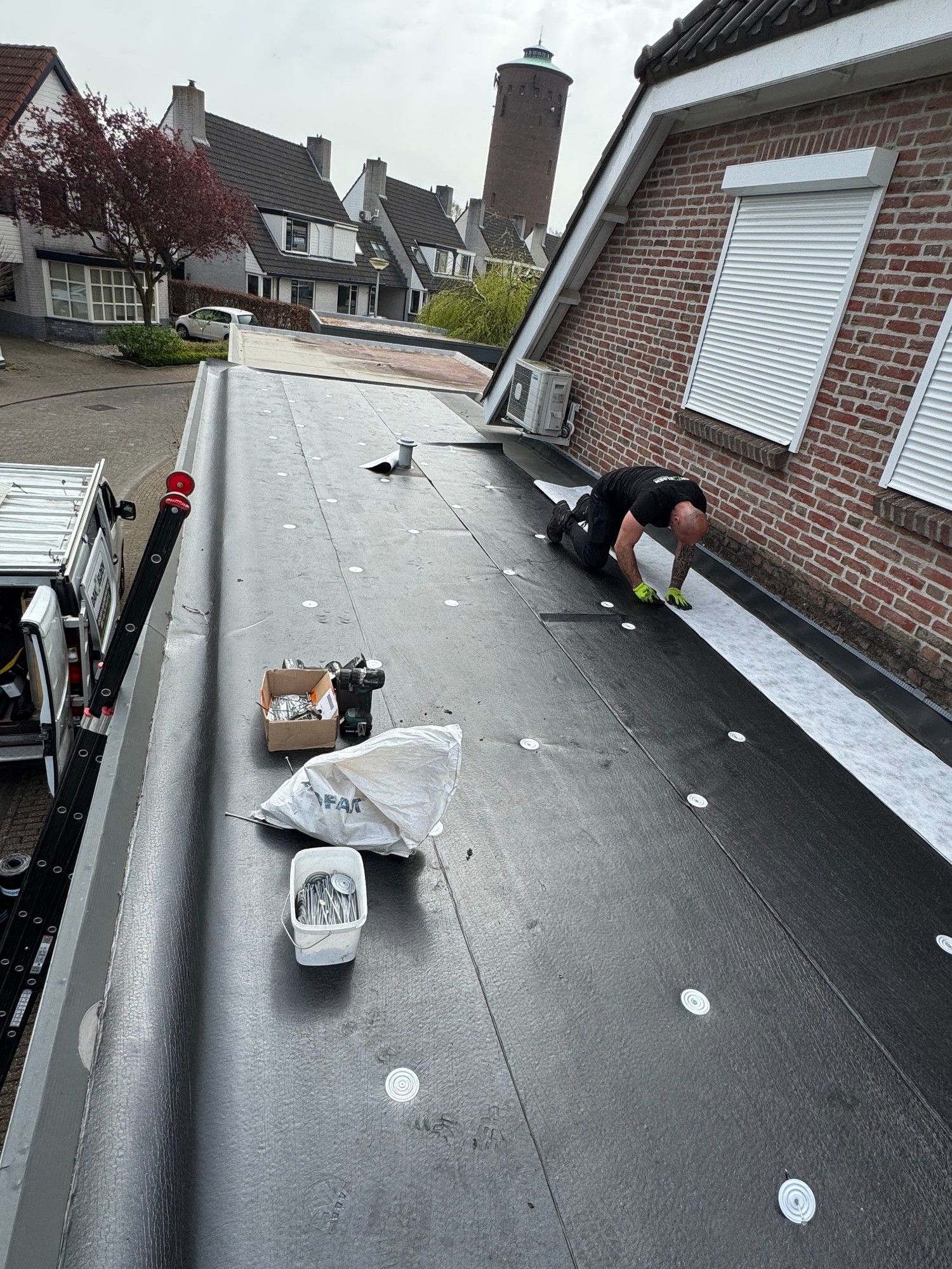 2-laags bitumen dak aangebracht in Steenbergen